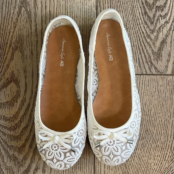 American Eagle White Ballet Flats Size 1 - Picture 2 of 5